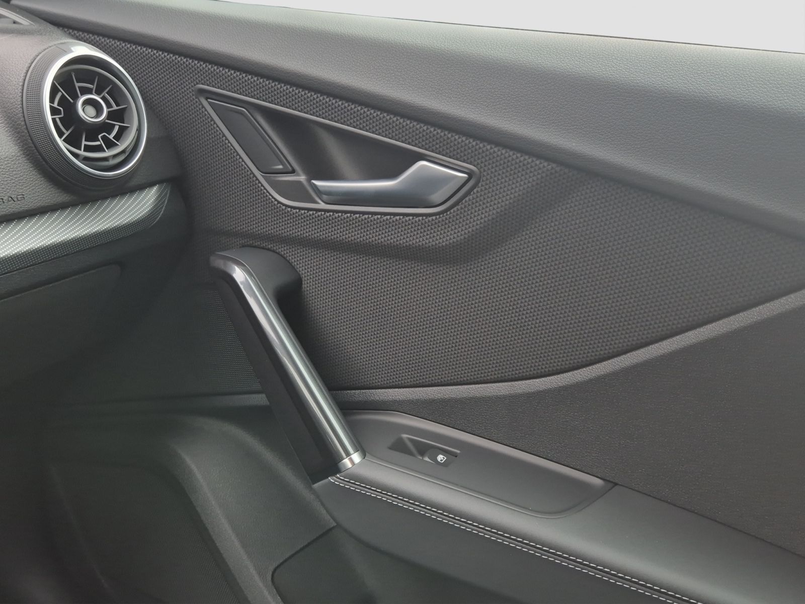Audi SQ2 - Bild 17
