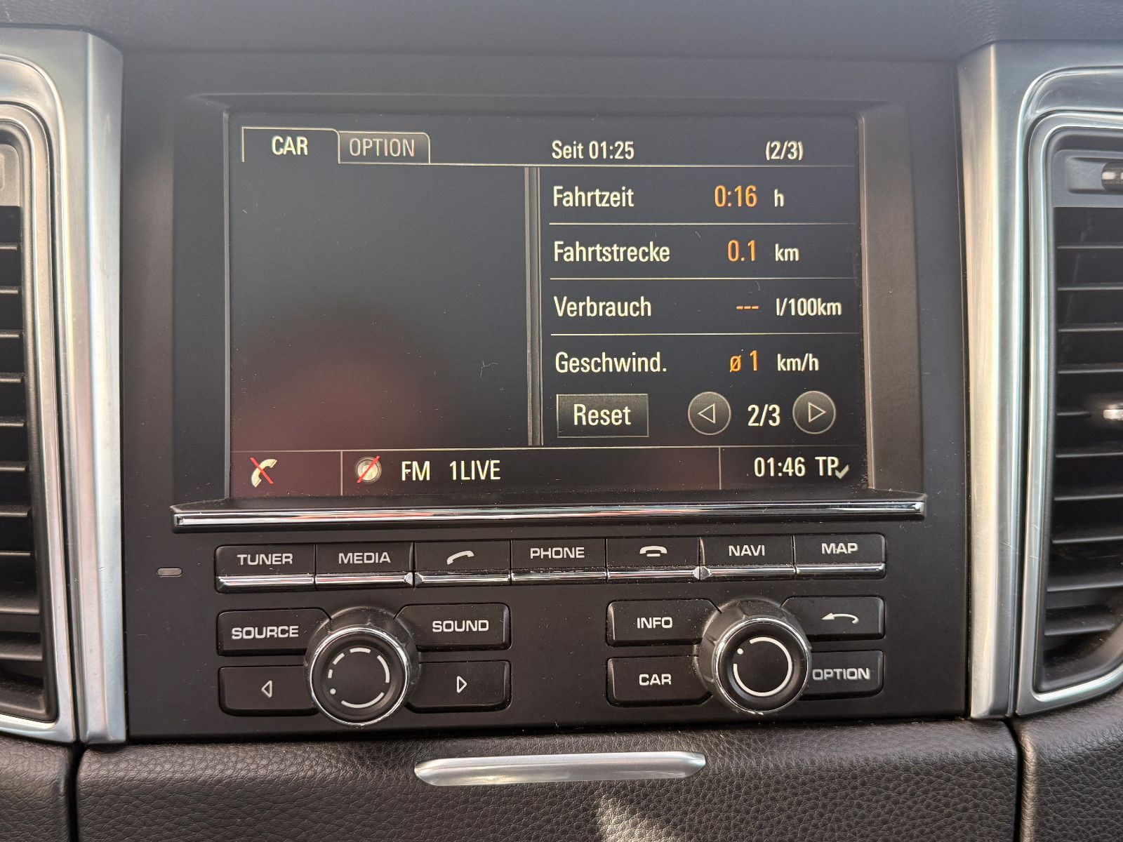 Fahrzeugabbildung Porsche Macan S Diesel/PANO/360°/MEMORY/SOUND/SHZ