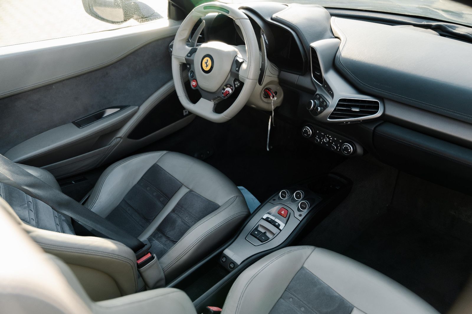 Fahrzeugabbildung Ferrari 458 Italia Spider*Lift*AFS*HiFi*Mwst.*