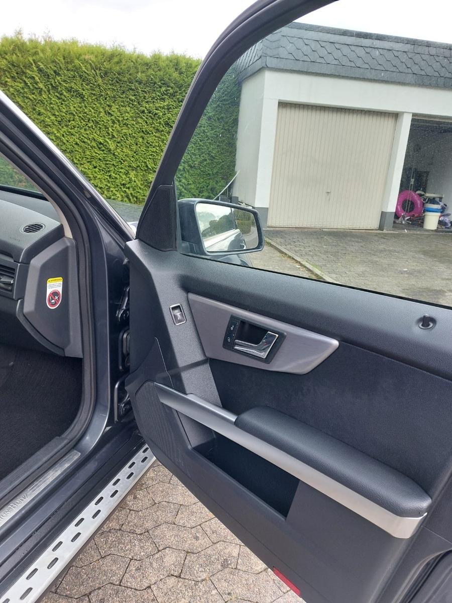 Mercedes-Benz GLK320 2008 — photo 12