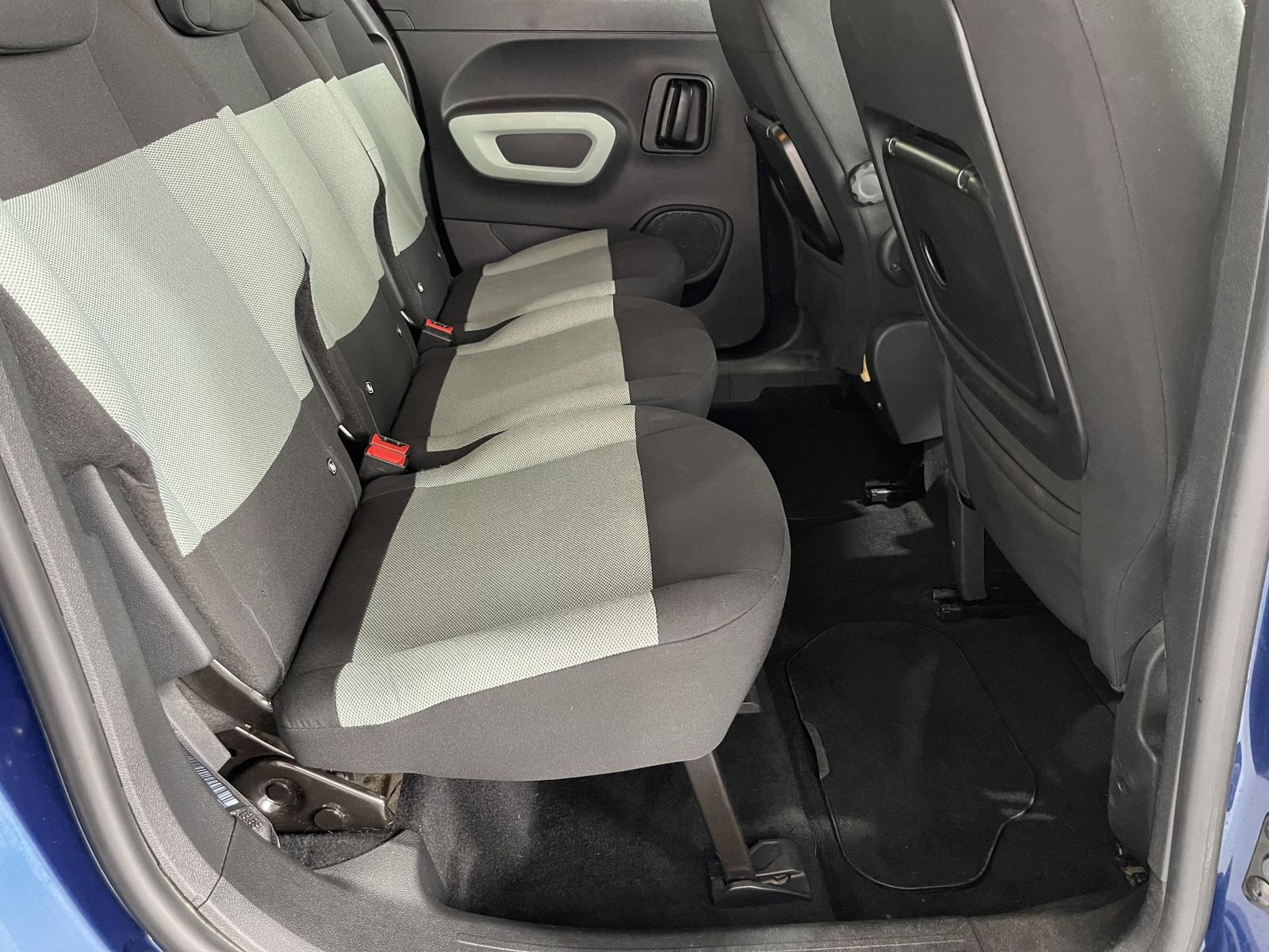 Fahrzeugabbildung Citroën Berlingo Feel XL*7 Sitzer*AHK*LED*Navi*Cam*Klima