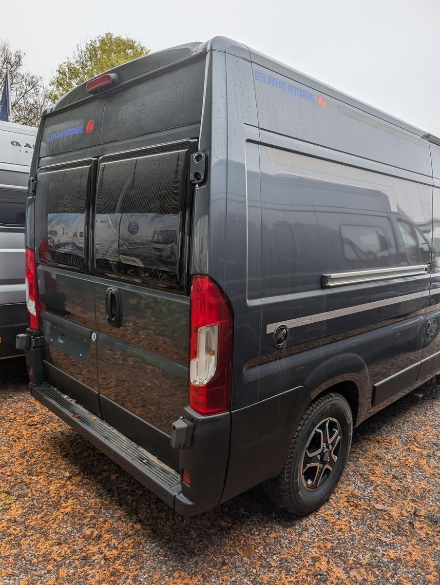 Fahrzeugabbildung Eura Mobil Van V 595 HB Captain-Chair-Sitze, Solar, Skyroof