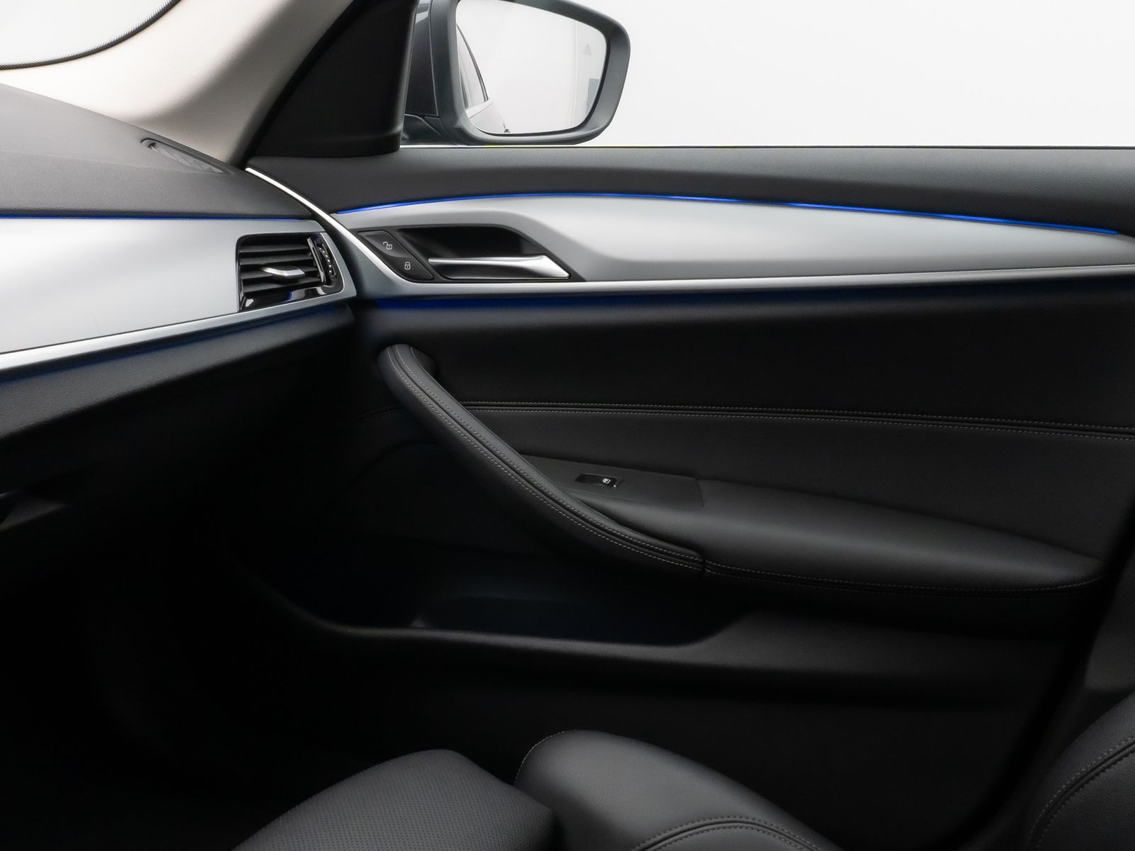 Fahrzeugabbildung BMW 530d xD Kamera Laser HUD DAB 4xKlima AHK Sport