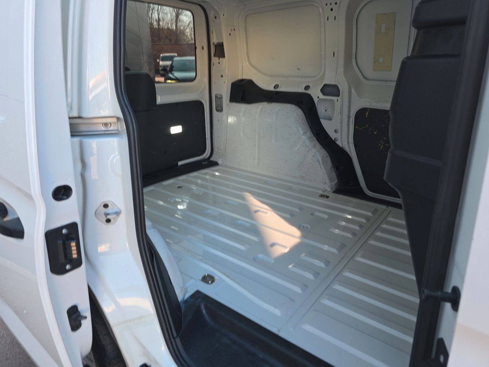 Fahrzeugabbildung Volkswagen Caddy Cargo 2.0 TDI KLIMA SHZ DAB PDC