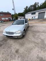 Mercedes-Benz MERCEDEZ BENZ  2000 Jahr  2.0 Kompressor. - Mercedes-Benz 200 aus 2000