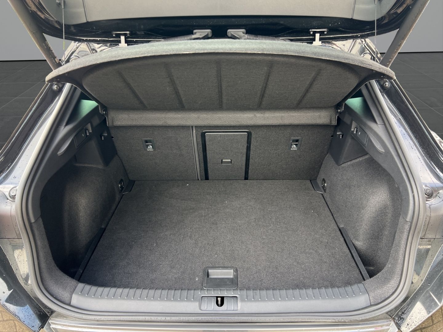 Fahrzeugabbildung CUPRA Formentor Basis 1.5 TSI EU6d Navi Digitales Cock