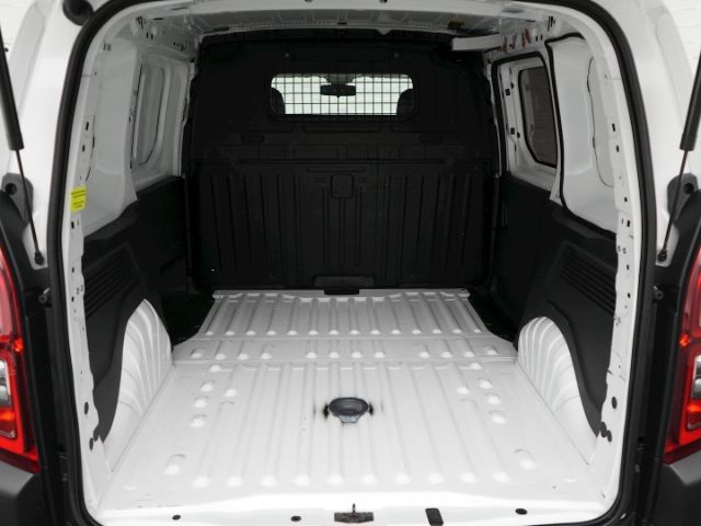 Combo E CARGO EDITION+NAVI+PARKPILOT HIN.+AHK+KE