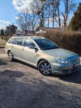 Toyota Avensis Combi Executive 2,2-l-D-CAT Executive - Toyota Avensis aus 2005: Kombi