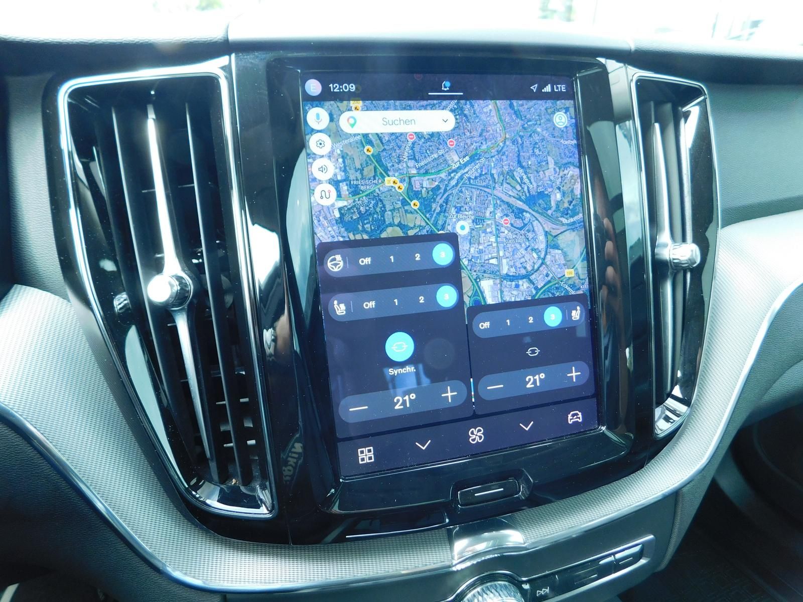 Fahrzeugabbildung Volvo XC60 B4 D Plus Dark