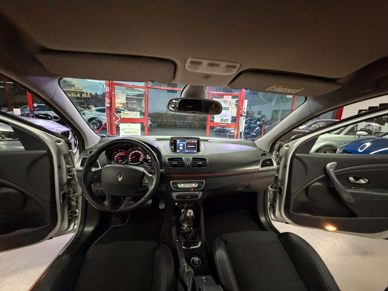 Renault Megane 2015 — photo 19