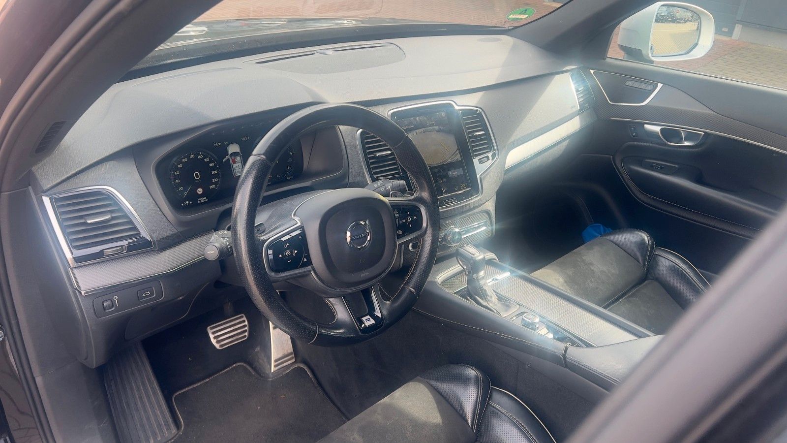 Fahrzeugabbildung Volvo XC90 D5 R-Design*LED*LUFT*CAM*7Sitze