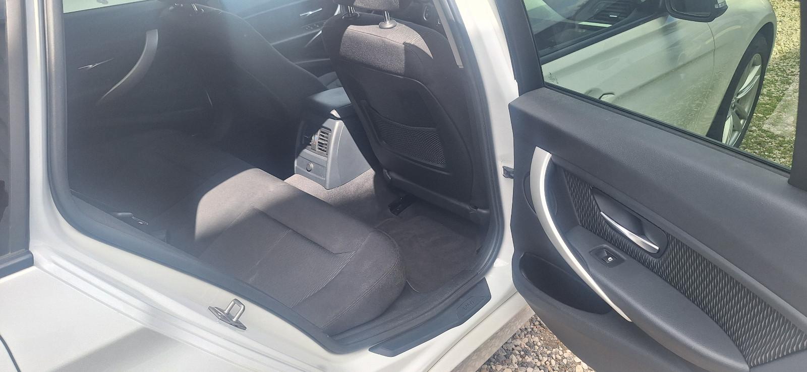 BMW 318 2012 — photo 12