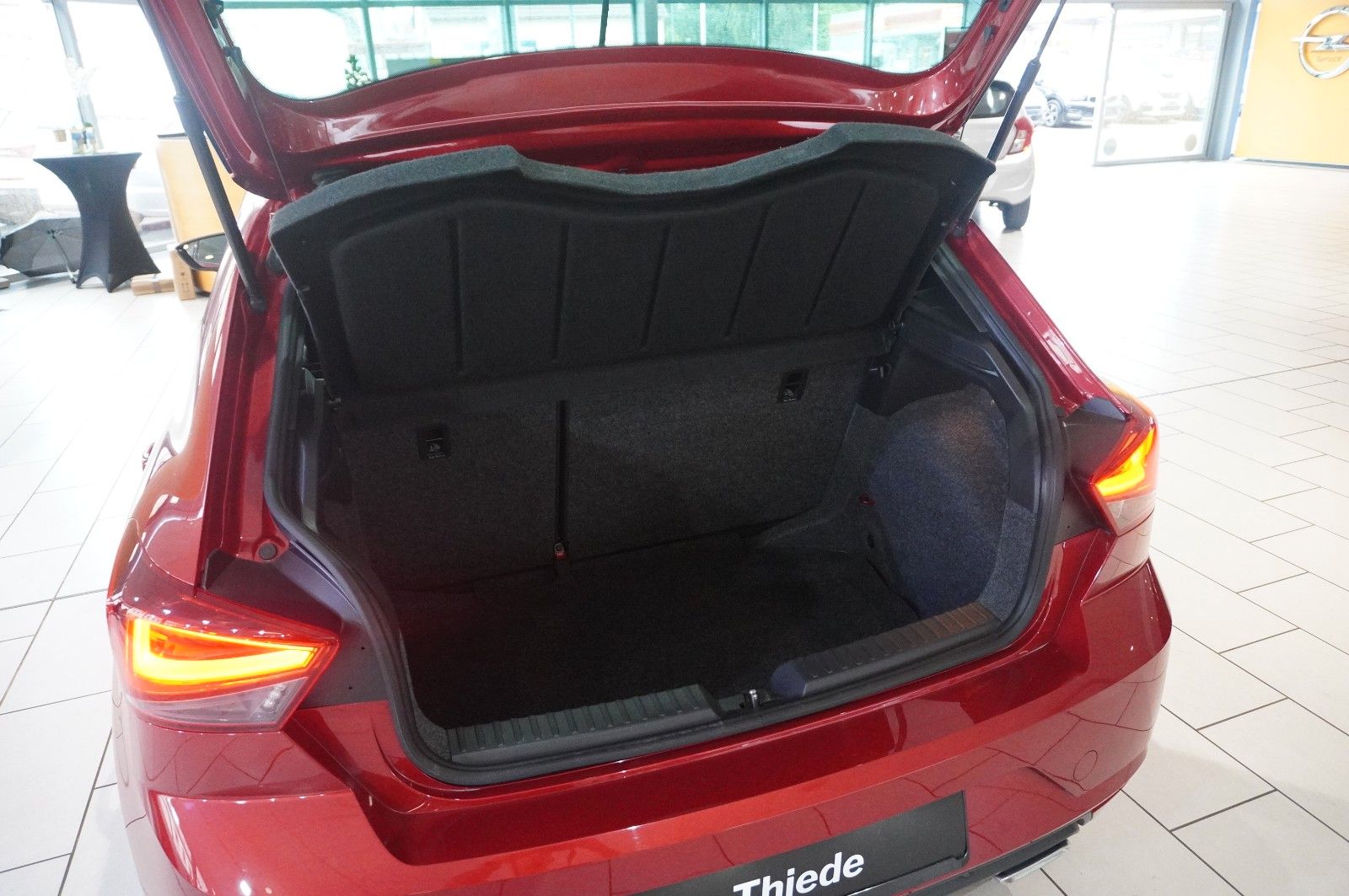 Fahrzeugabbildung SEAT Ibiza 1.0 TSI FR SPORT NAVI/LED/VIRTU./SHZ/TEMP.