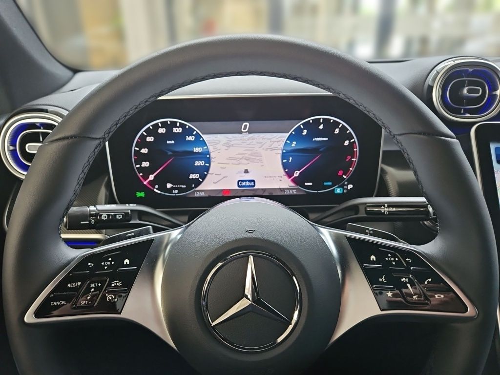Fahrzeugabbildung Mercedes-Benz GLC 200 4MATIC +360+AHK+Winter+Akustikglas+LED+