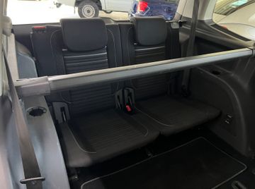 Volkswagen Touran - 10