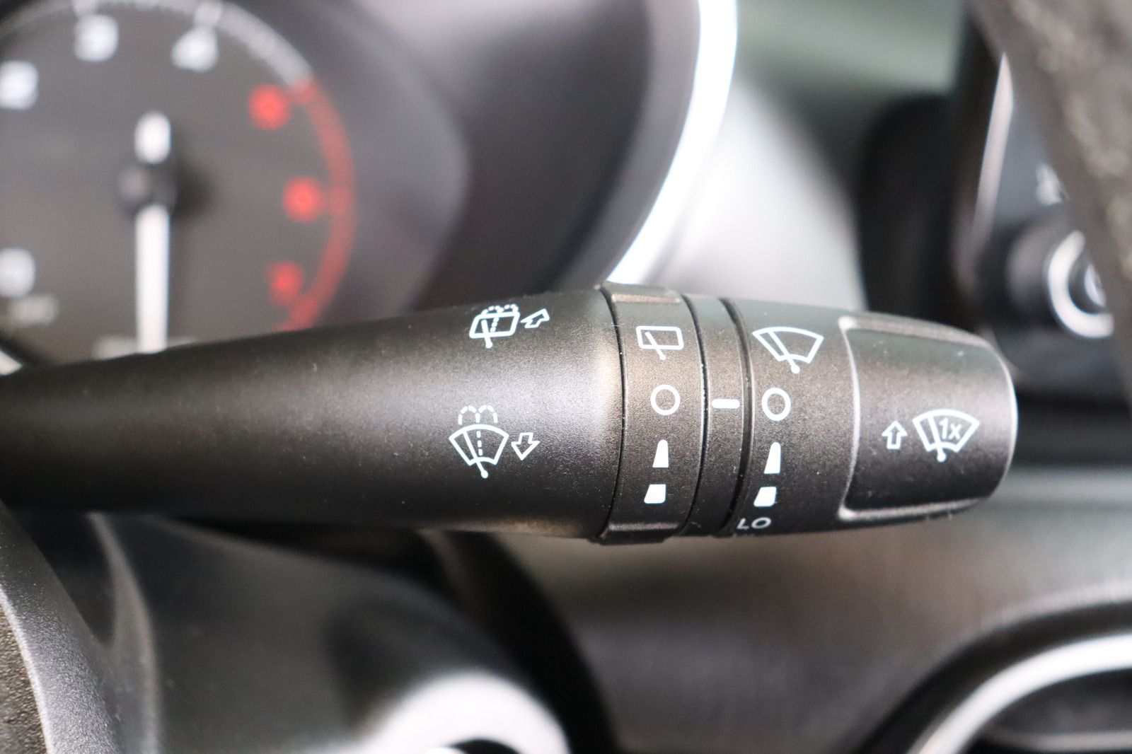 Fahrzeugabbildung Fiat Tipo * Navi * HU/AU neu * Tempomat