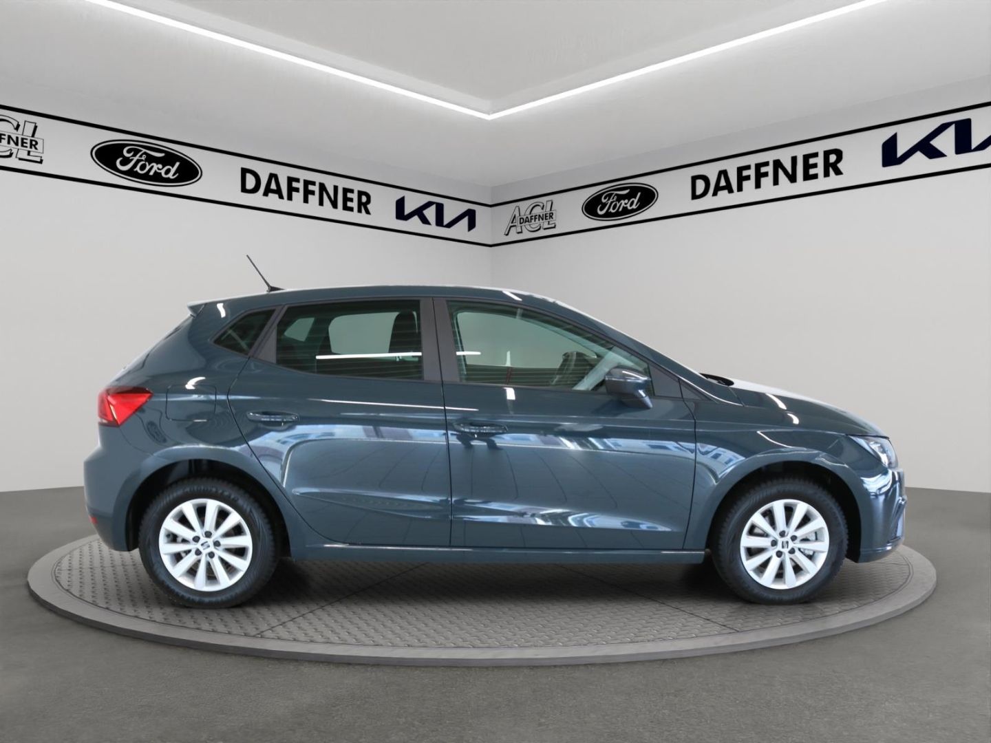 Fahrzeugabbildung SEAT Ibiza Style Automatik Kamera Navi SHZ PDC Alu LE