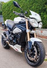 Triumph Speed Triple 1050 - TRIUMPH SPEED TRIPLE