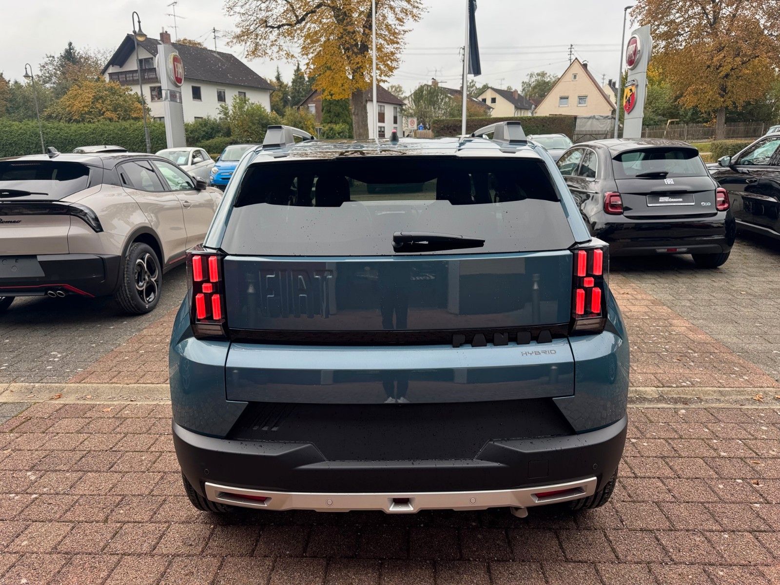Fahrzeugabbildung Fiat Grande Panda 1.2 Hybrid eDCT Icon Navi Sitzhzg.