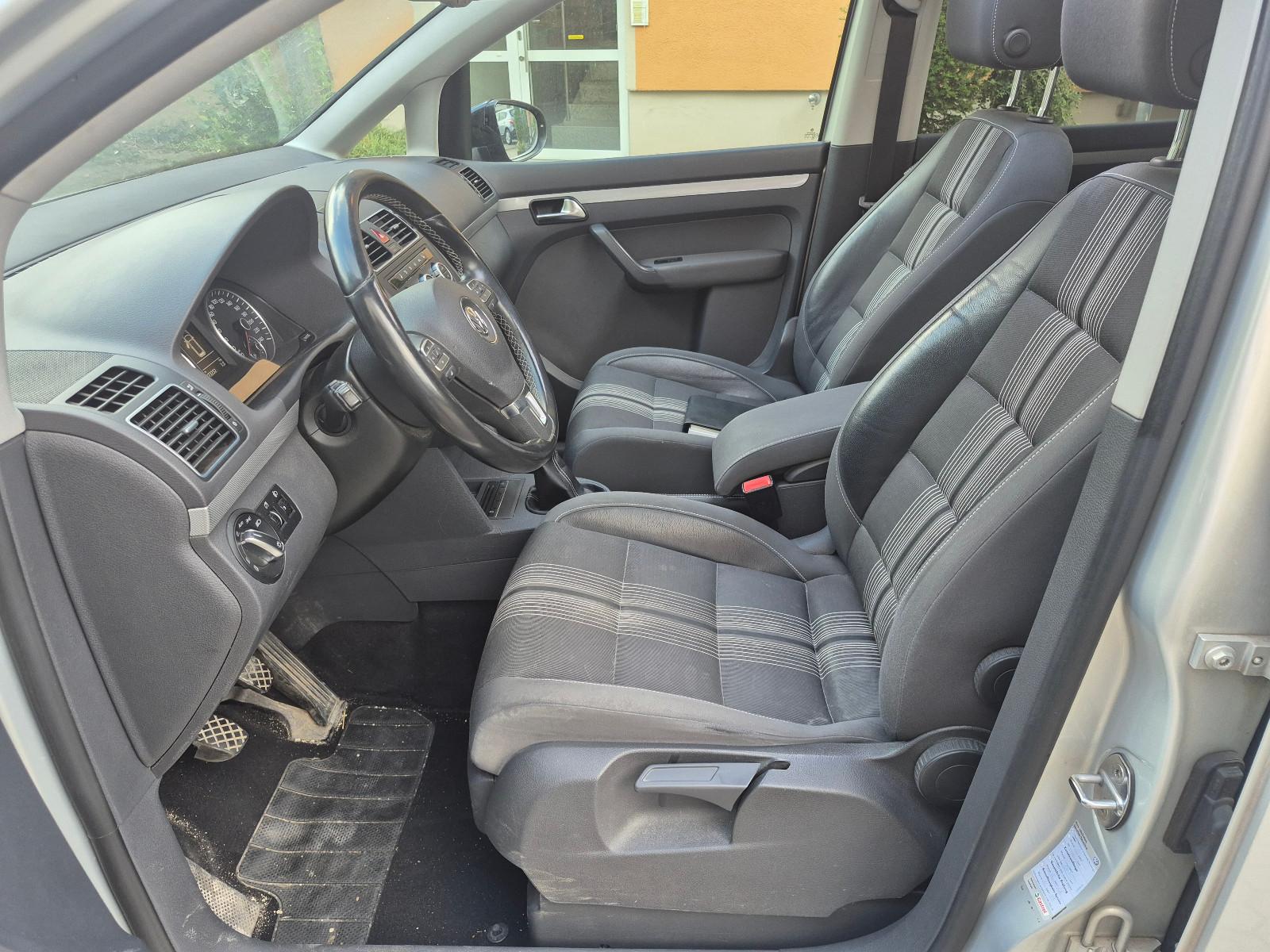 Volkswagen Touran 2.0 TDI Match * 7 Sitzer *