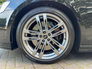 صورة مصغرة 14 لـ 2025 AUDI S8