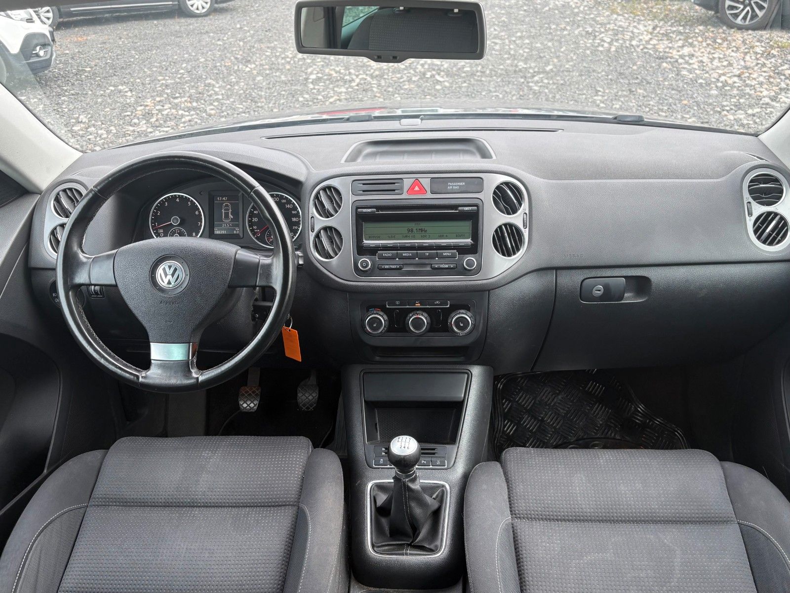 Fahrzeugabbildung Volkswagen Tiguan 1.4 TSI Team BMT Sportsitze 17" LMR AHK