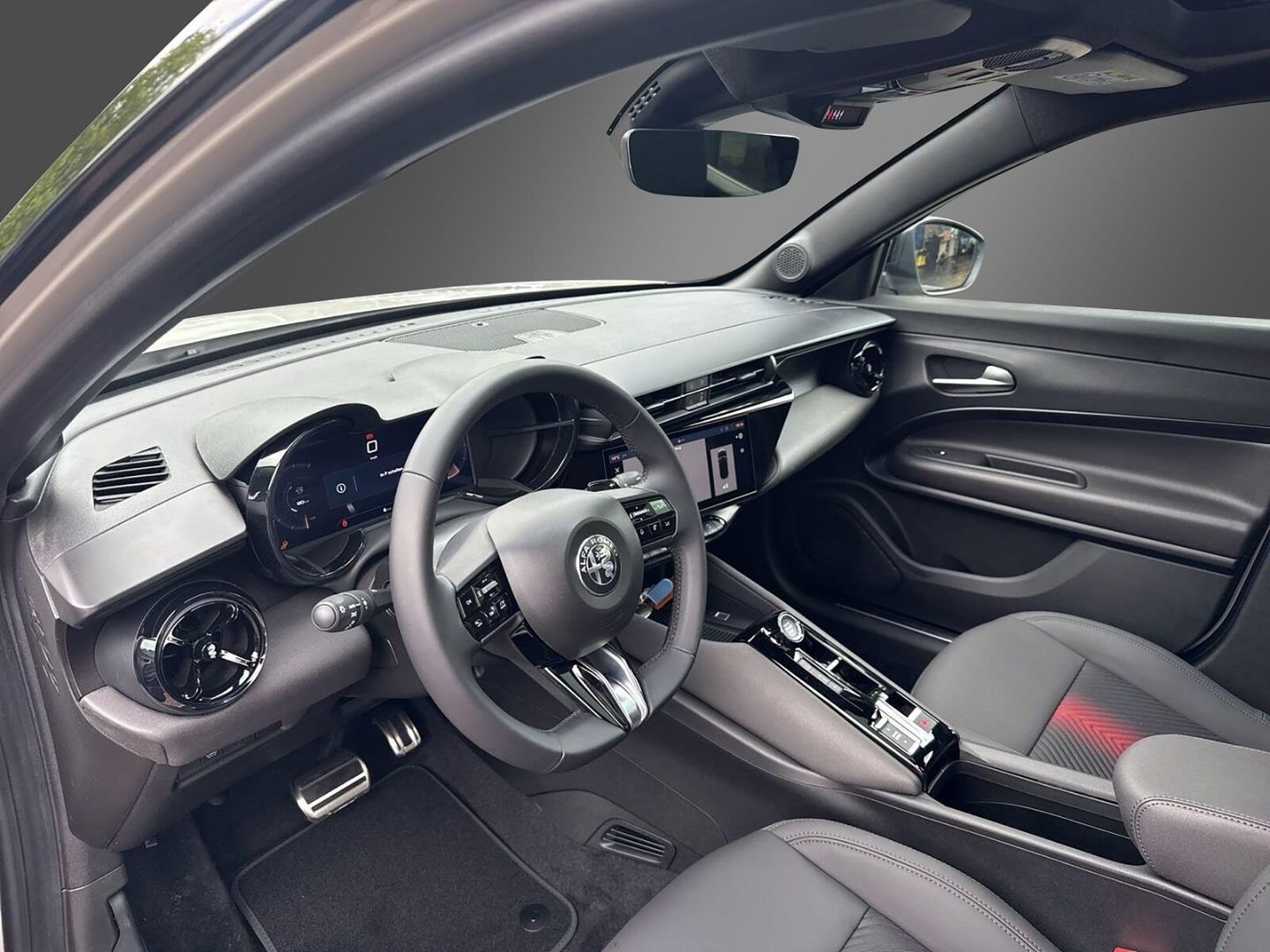 Fahrzeugabbildung Alfa Romeo Junior Black-Friday-Deals Ibrida SPECIALE Panora