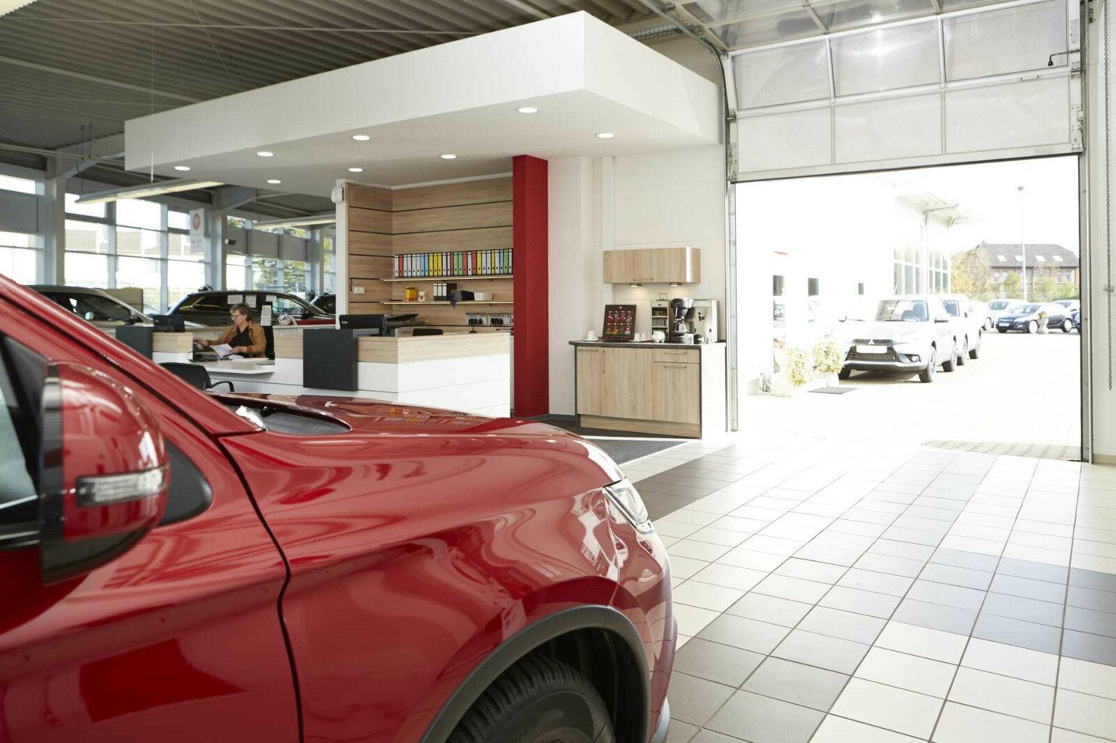 showroom-image-top