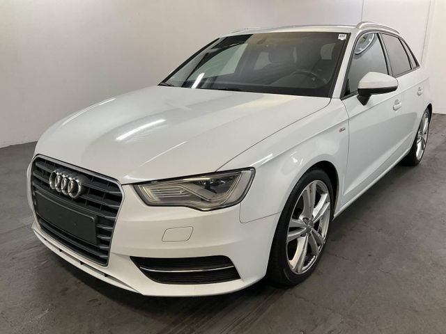 Audi A3 1.6 TDI S line Sportpaket LED Navi