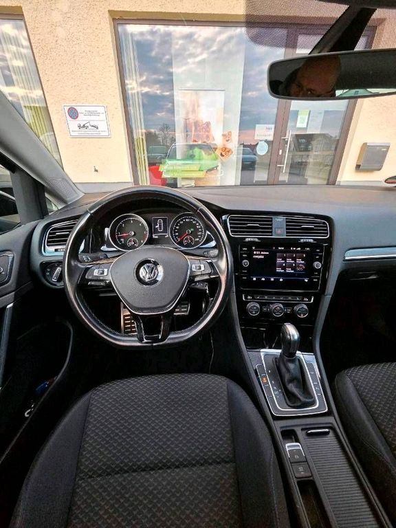 Image of Volkswagen Golf