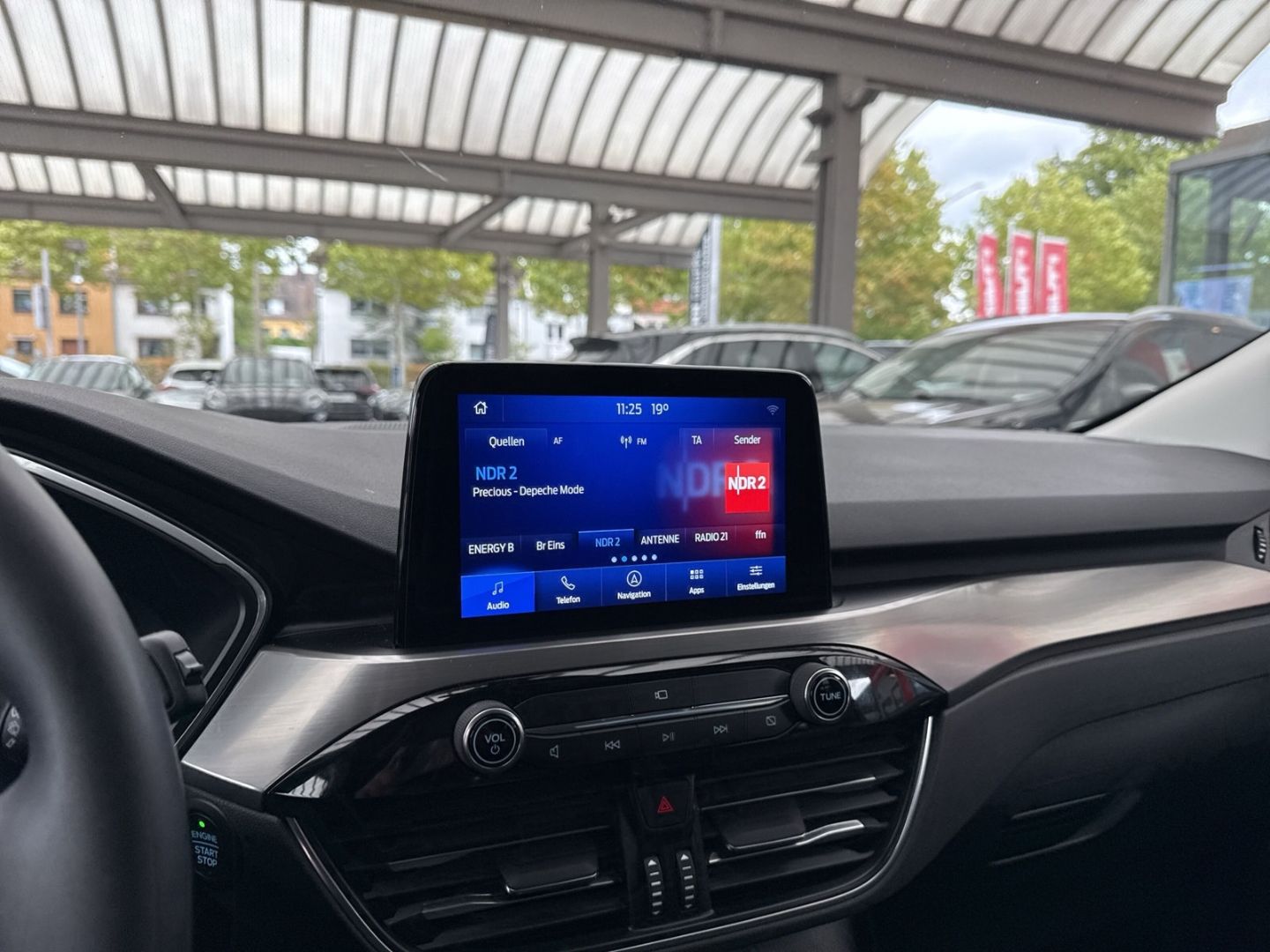 Fahrzeugabbildung Ford Kuga Hybrid Titanium X AWD/AHK/LED/HUD/TWA/Bang