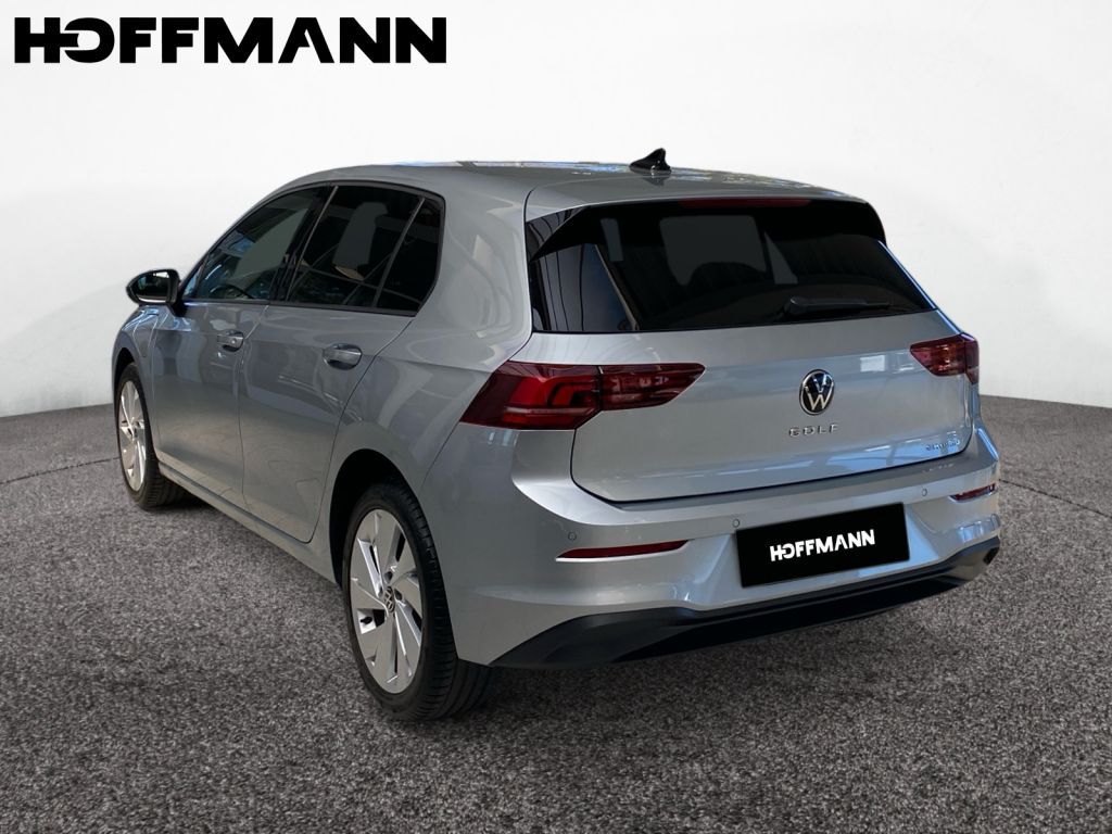 Fahrzeugabbildung Volkswagen Golf 1.5 eHybrid DSG Life Area View 3 Jahre Ansc