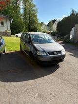 Volkswagen VW Touran 2004 1,6l Automatik - Volkswagen Touran mit Benzin-Antrieb: Kleinbus, Automatik, 1.6