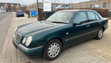 Mercedes E 230 - 2
