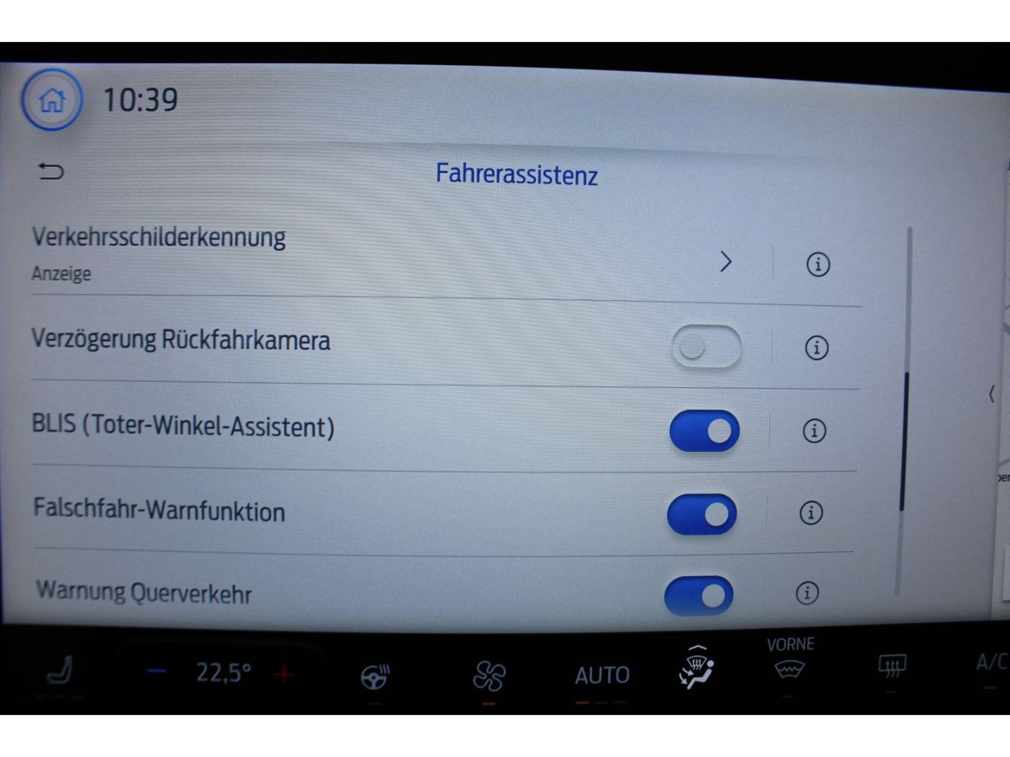 Fahrzeugabbildung Ford Focus Turnier ST-Line ACC LED TWA Navi DAB GJR R