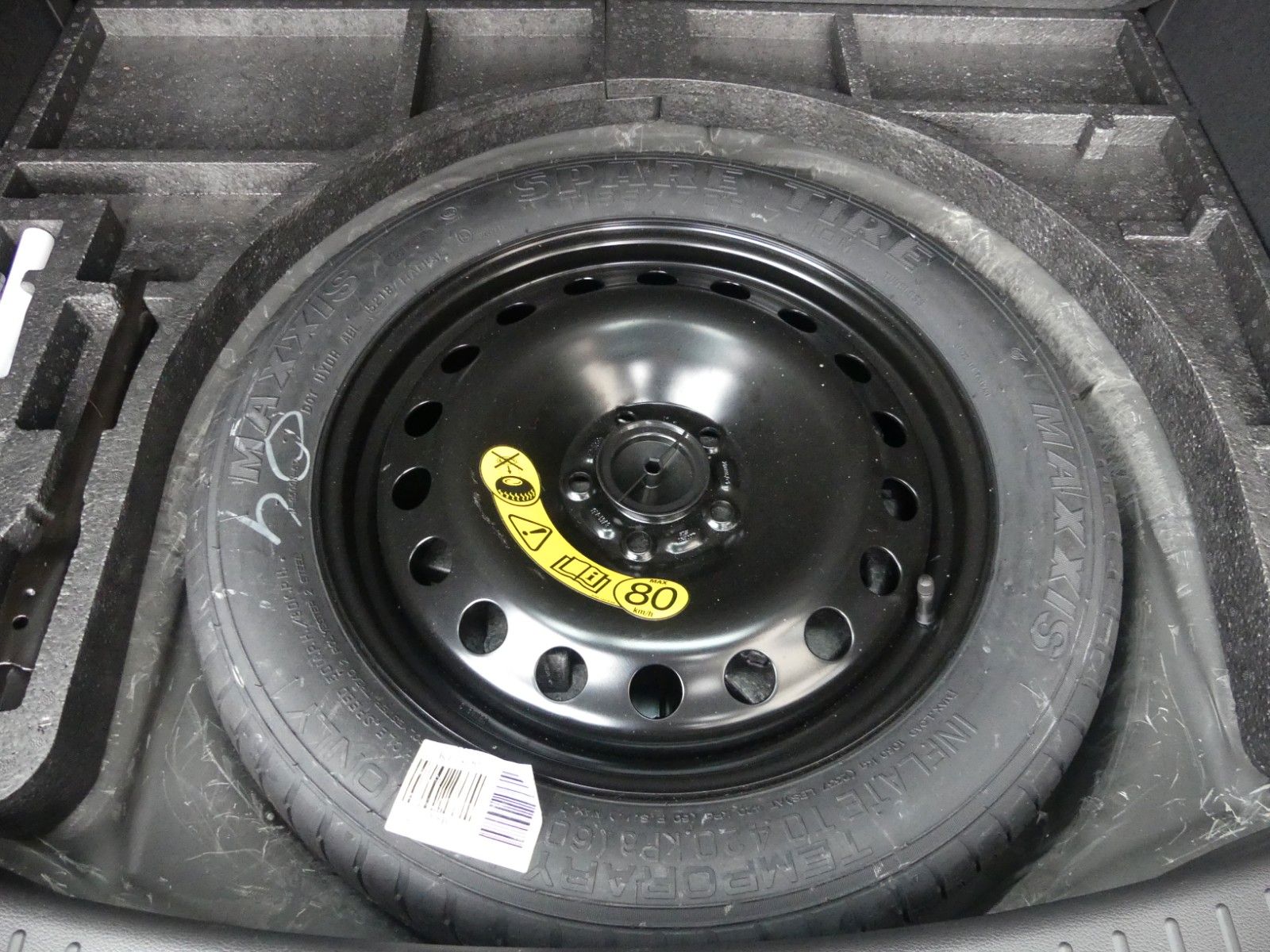 Fahrzeugabbildung Ford Kuga Titanium*Kamera*8-fach bereift