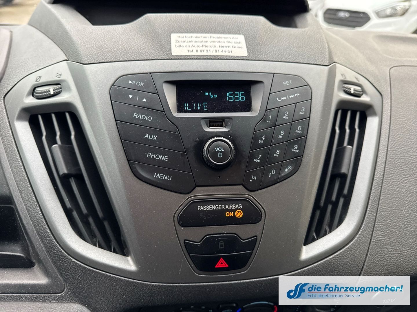 Fahrzeugabbildung Ford Transit Custom Tourneo 300 L1 *2131