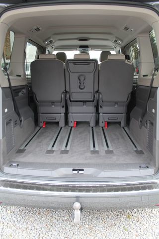 Volkswagen T7 Multivan 150PS DSG Navi LED AHK Kamera 1.Hand