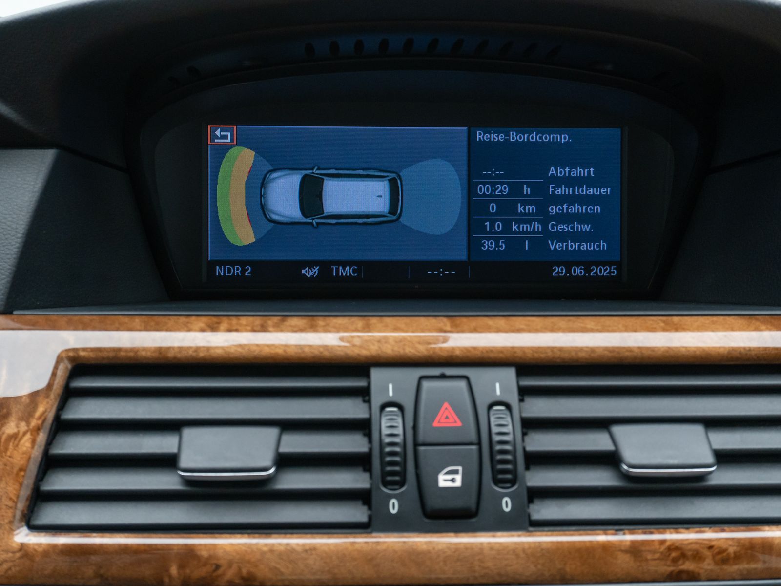 Fahrzeugabbildung BMW 525d Tempomat PDC Xenon NaviPro AHK Lordos HUD