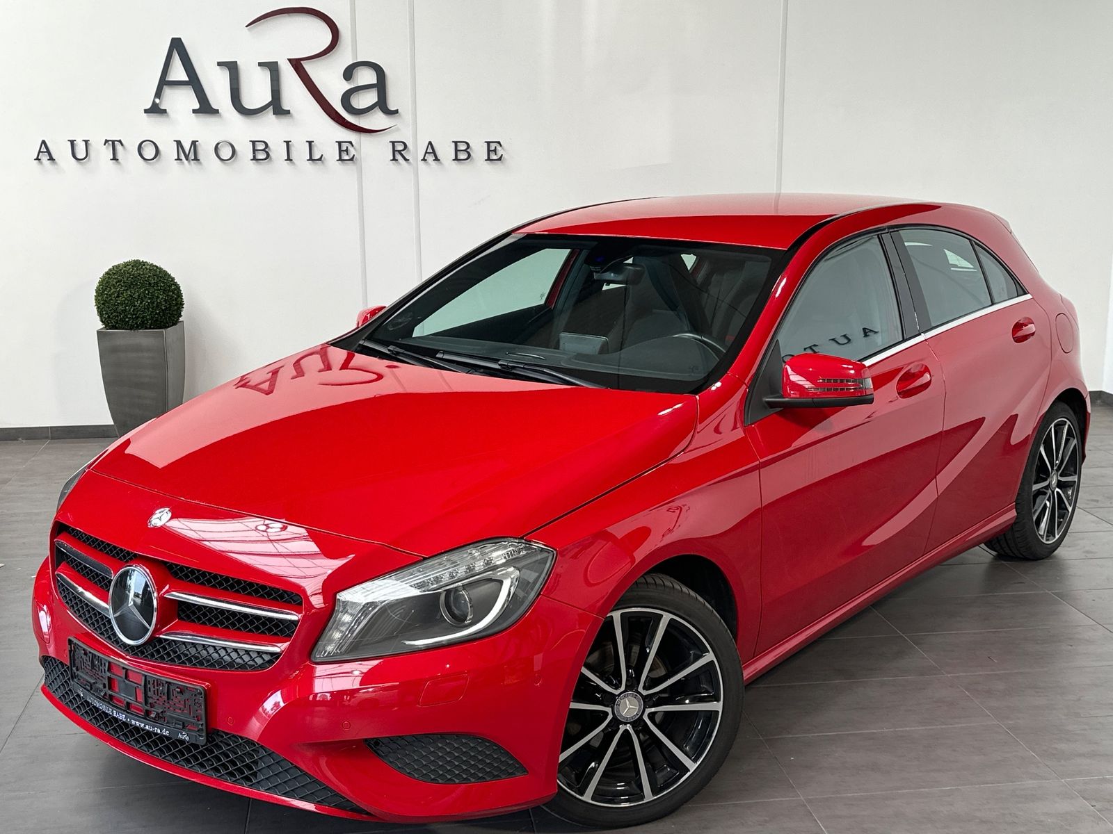Fahrzeugabbildung Mercedes-Benz A 180 Limousine Style NAV+Bi-Xen+KLIMA+PDC+EU6