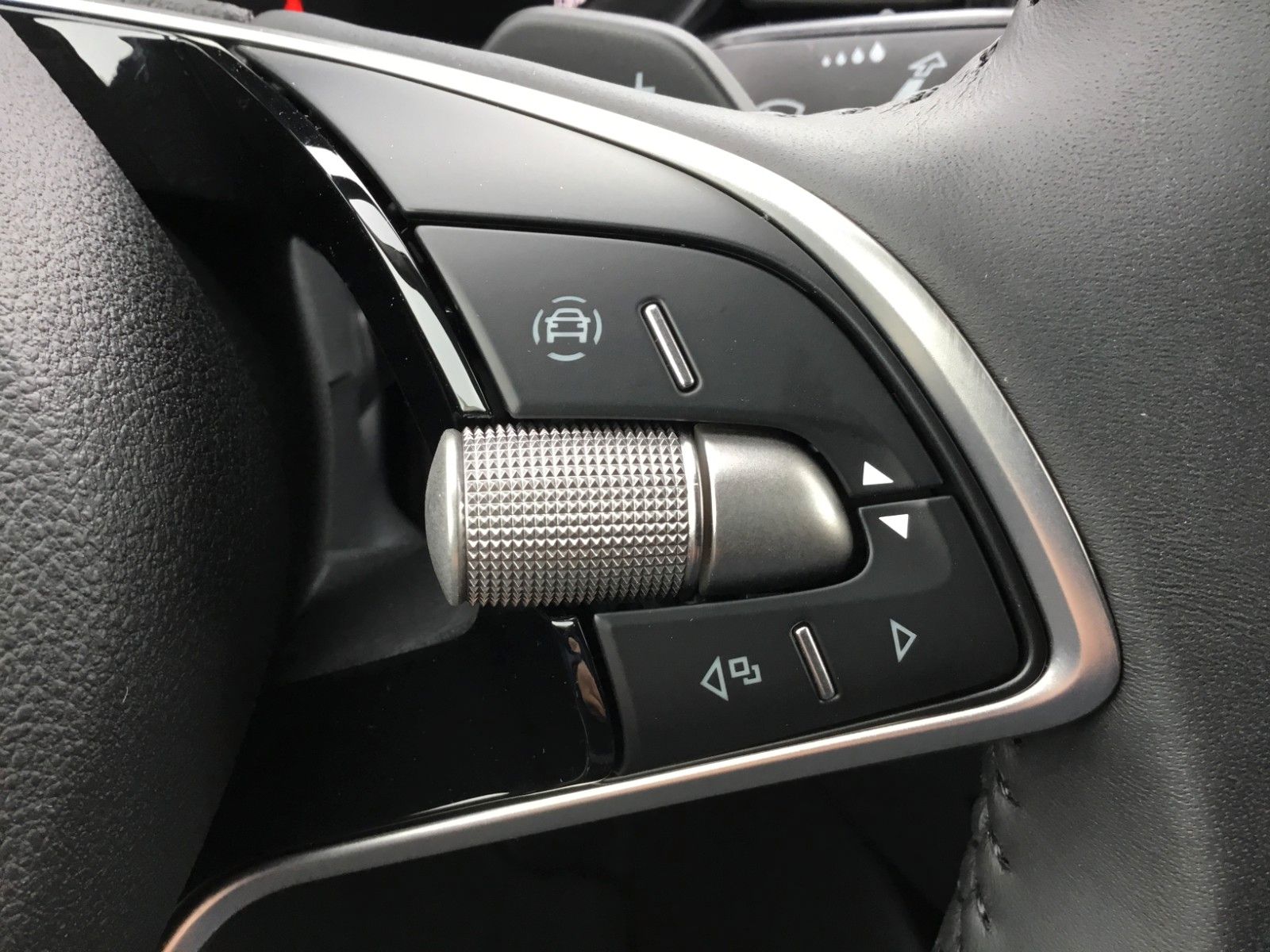 Fahrzeugabbildung SKODA Fabia 1.0l TSI DSG Selection+15"+LED+Sitzheizung