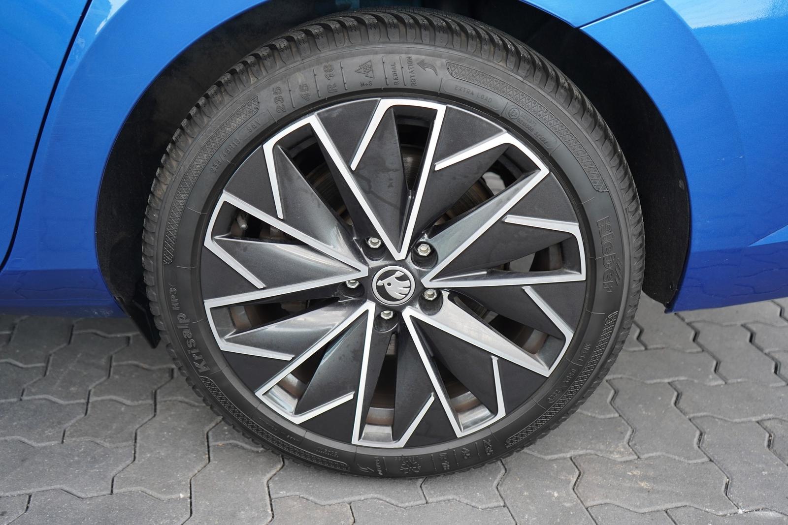 Skoda Superb Combi 2.0 TSI 4x4 DSG LED Navi AHK ACC