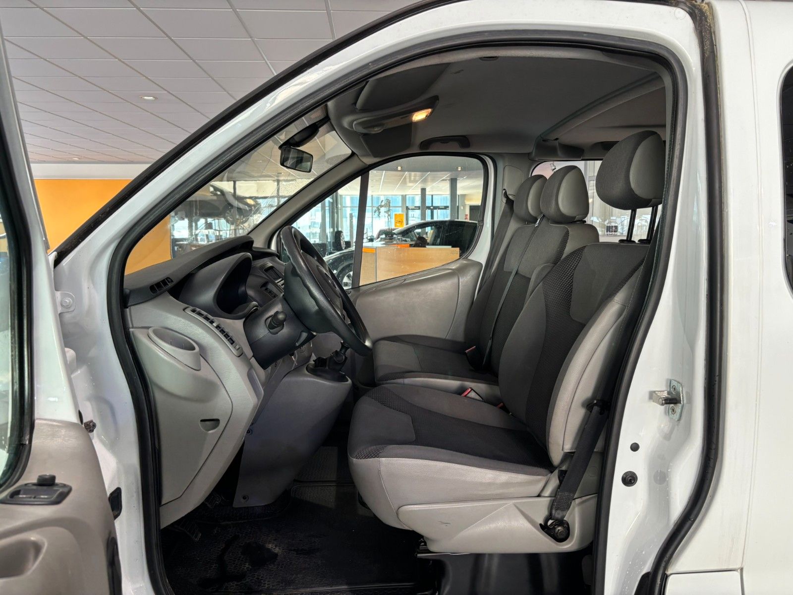 Fahrzeugabbildung Opel Vivaro 2.0D Kombi L1H1 9-SITZE/KLIMA/ALU/SolarPr