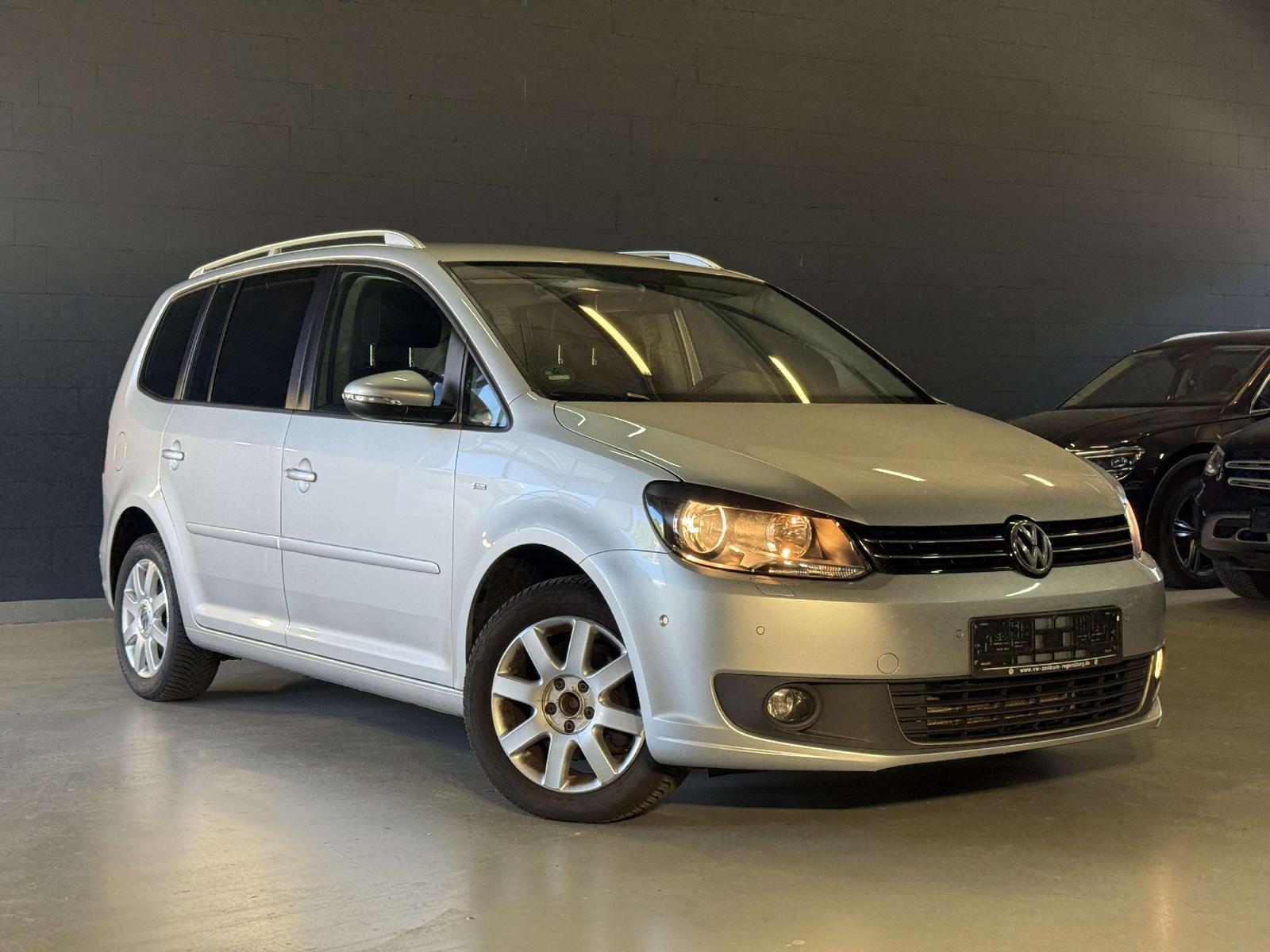 Volkswagen Touran Cup-NAVI-SHZ-TEMPO-PDC-KLIMAAUT-TEMPO