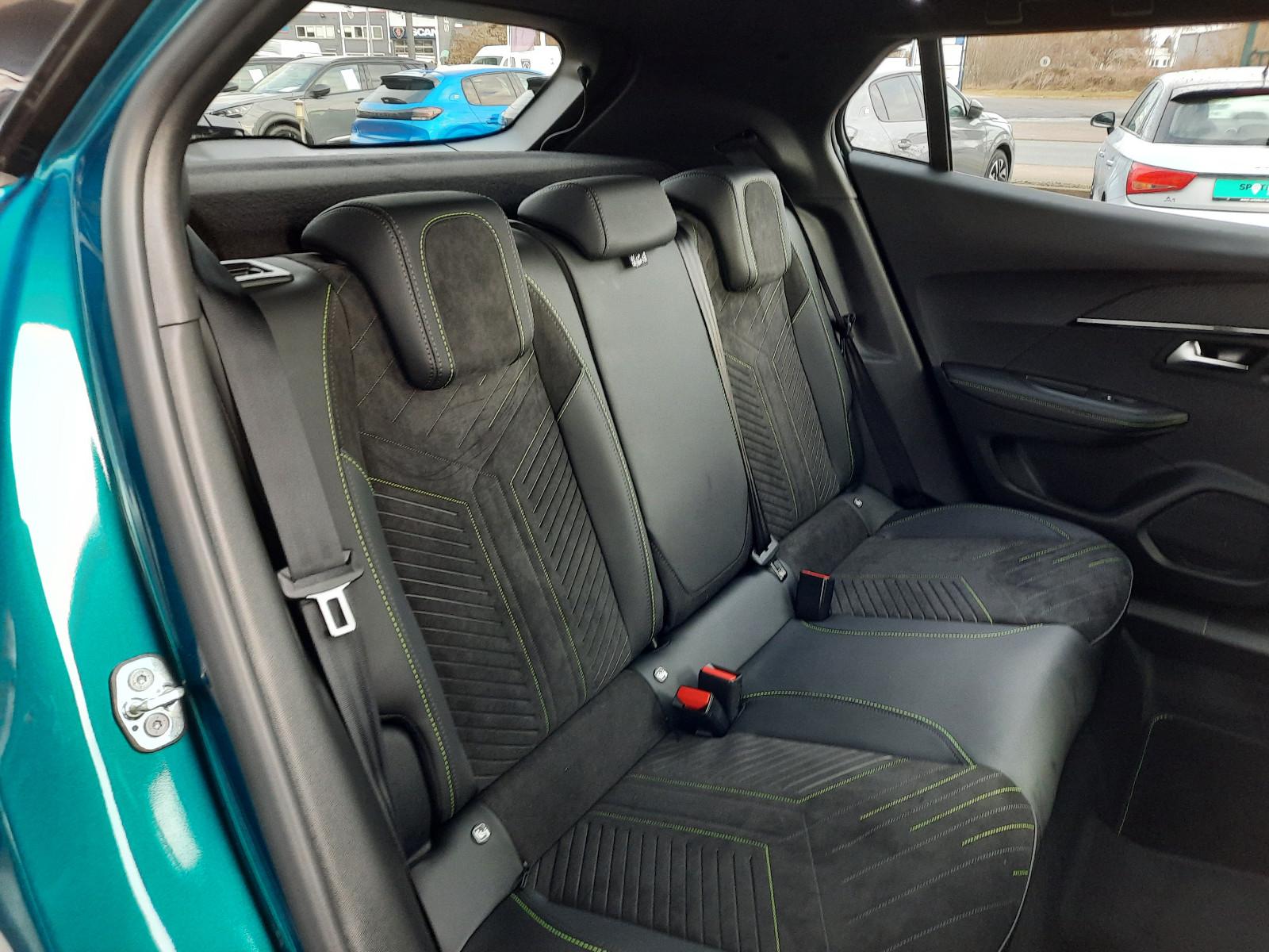 Peugeot 2008 GT-Exclusive  eDSC PDACH  SH NAVI 360° KAM