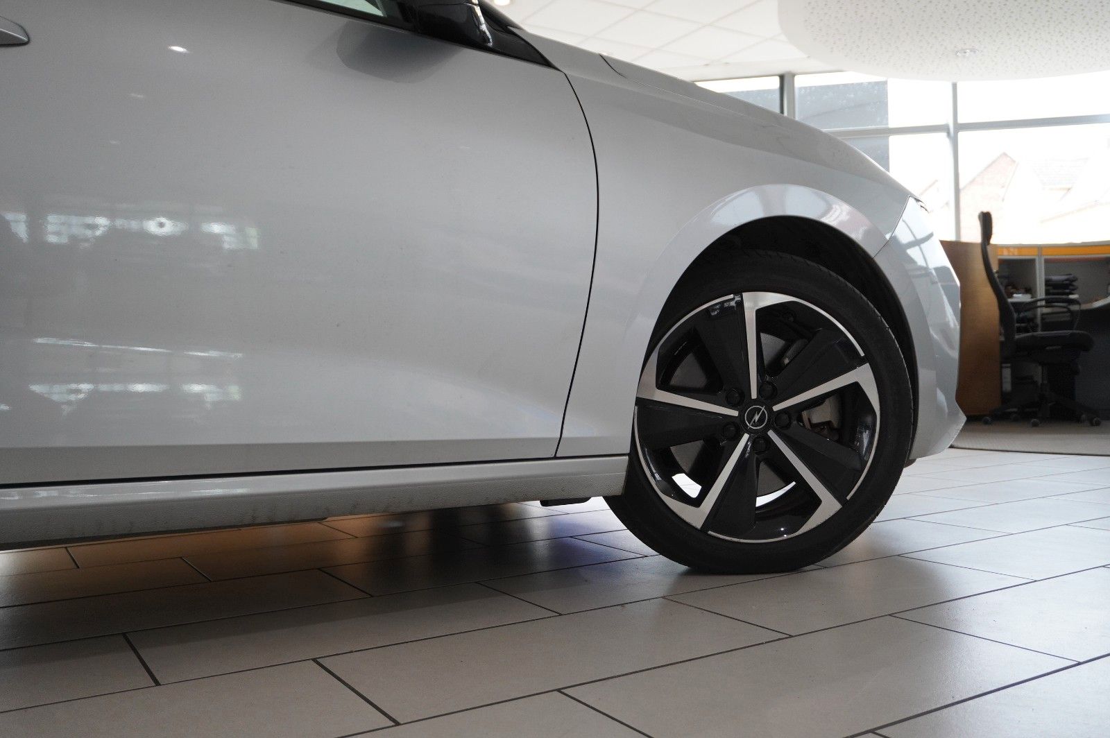 Fahrzeugabbildung Opel Astra L Lim. 1.6 HYBRID GS SPORT NAVI/360°/SPORT
