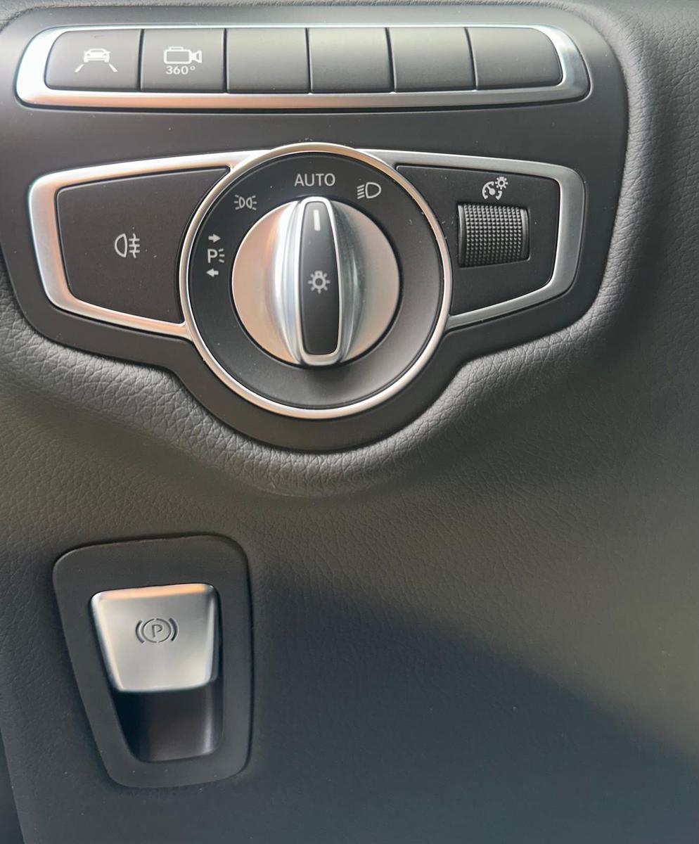 Mercedes-Benz V250 LANG AVANTG AMG-LINE PANO 7SITZ EL.TÜR 360°