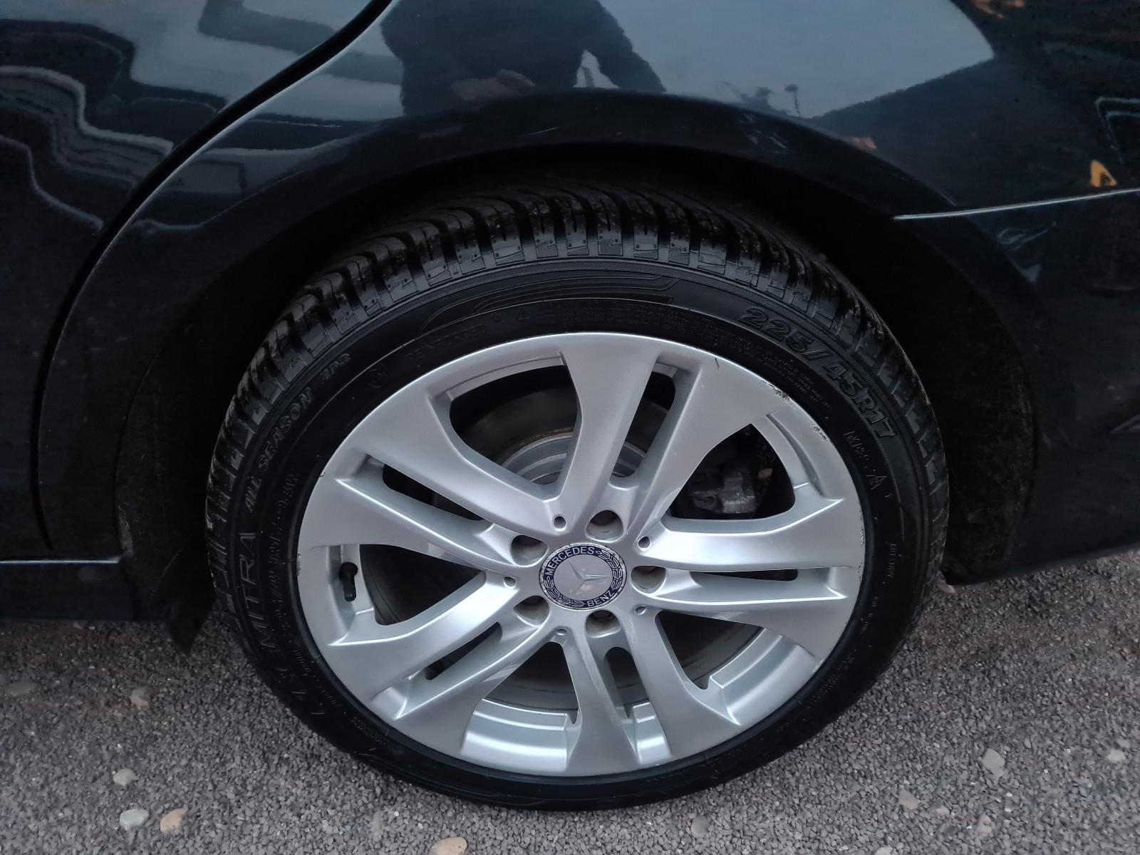 Mercedes-Benz C200 2011 — photo 21