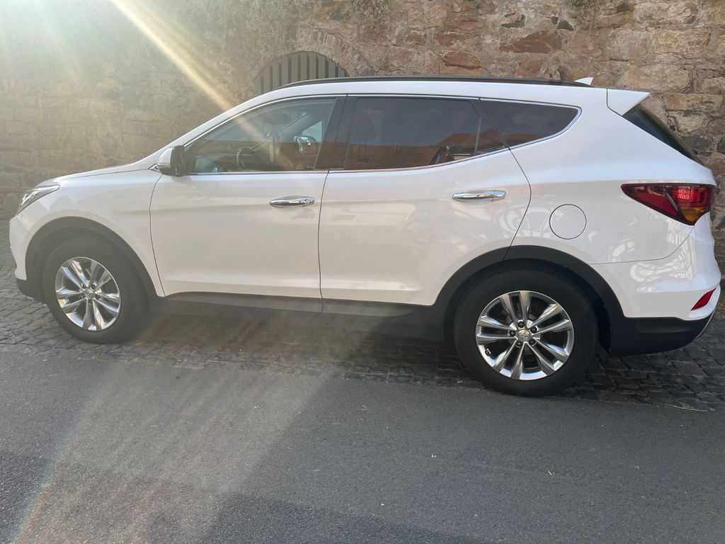 Image of Hyundai SANTA FE