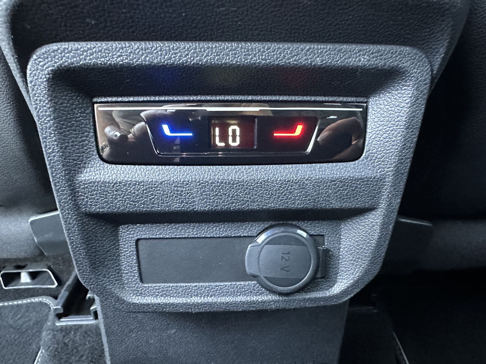 Fahrzeugabbildung Volkswagen Tiguan Allspace 2.0 TDI 4M R-Line NAV+LED+AHK+VC